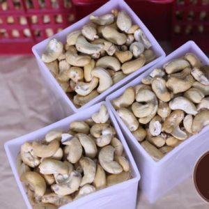 Hạt điều rang muối bóc vỏ nguyên hạt 500gr